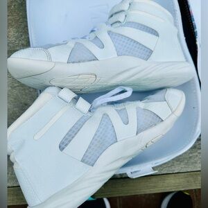 Nifinity Beast cheer shoes